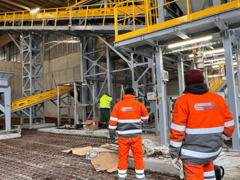 Serwisanci firmy PakGum w pracy