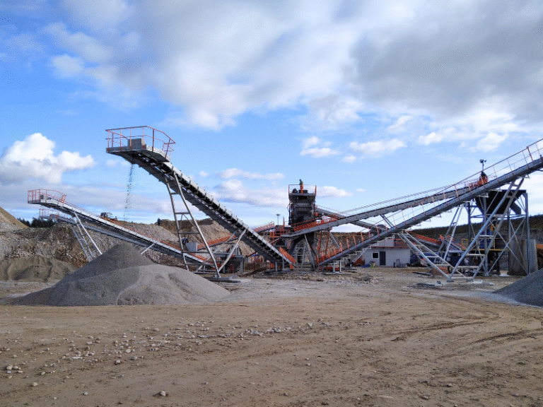 Przenośniki taśmowe na linii produkcyjnej - firmy PakGum