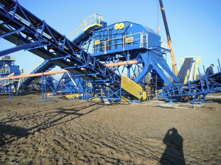 Przesiewacz trójpokładowy firmy PakGum